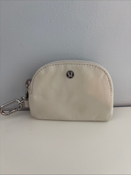 lululemon athletica Handbags - lululemon athletica small cream zip coin pouch with clip